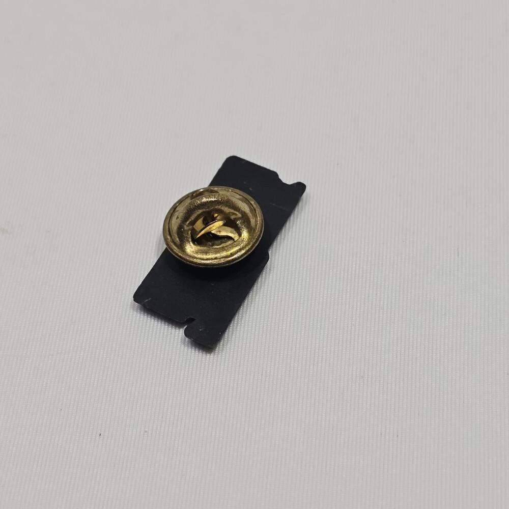 Vintage I Collect The Best Ertl Plastic Lapel Hat Pin Toy Collectors - Picture 4 of 4